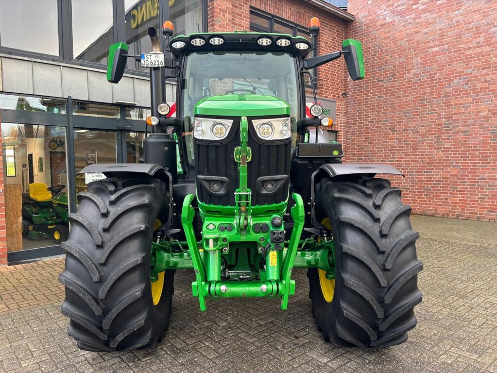 John Deere 6R215 2
