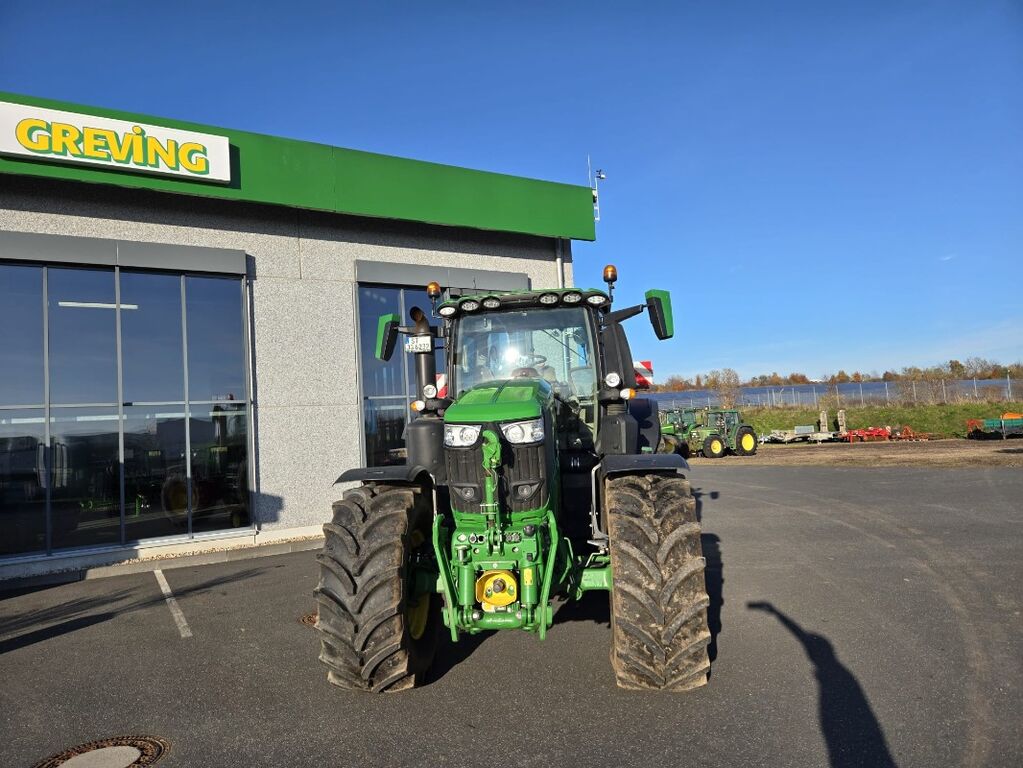 John Deere 6R230 2