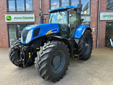 New Holland T7050
