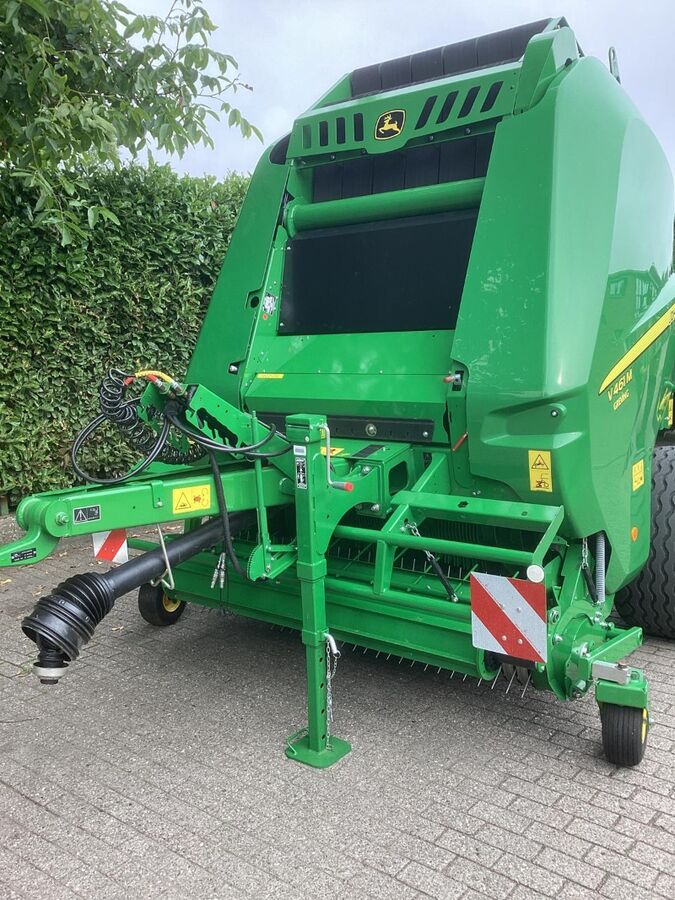 John Deere V461M 2
