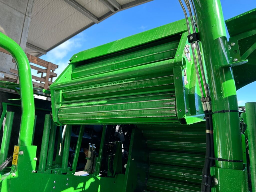 John Deere C441R mit Folienbindung 3