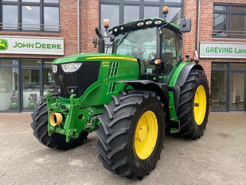 John Deere 6215R