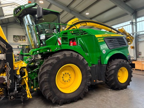 John Deere 9700i ProDrive 40 km/h inkl. Kemper 475 Plus Mai