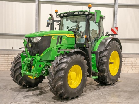 John Deere 6R215