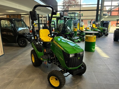 John Deere 1026R