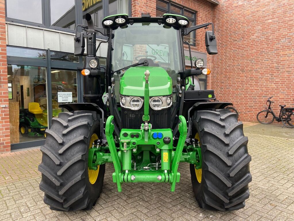 John Deere 6120M  2