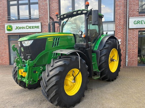 John Deere 6215R