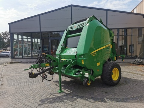 John Deere V461M