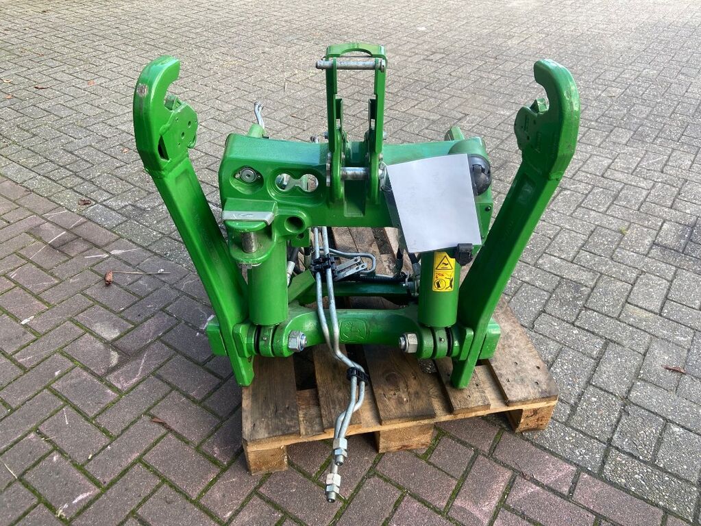 John Deere Frontkraftheber / Fronthydraulik 1