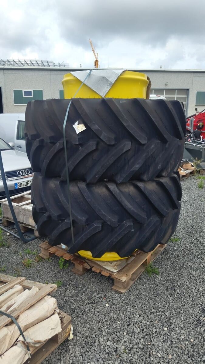 Bohnenkamp Zwilling BKT IF 710/55R34 mit Stocks 1