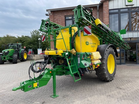 John Deere M740i