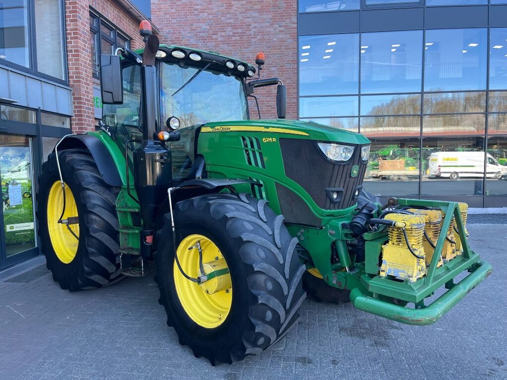 John Deere 6215R 3