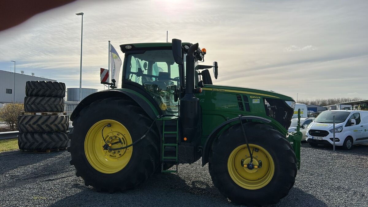 John Deere 6250R 3