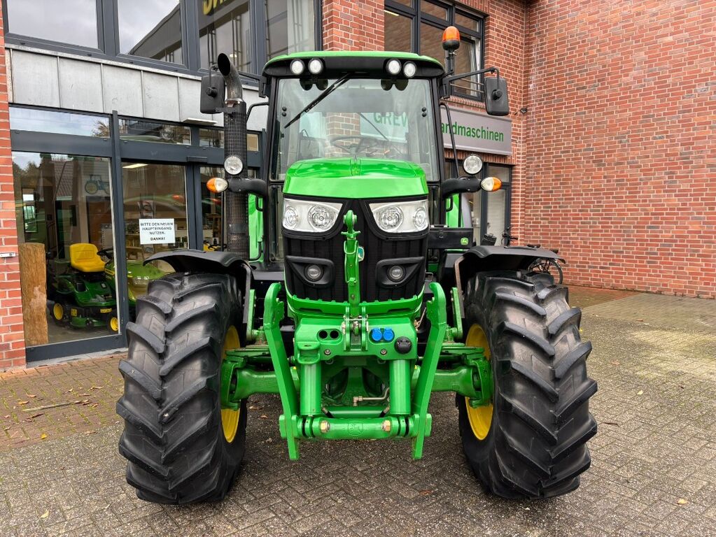 John Deere 6105M 2