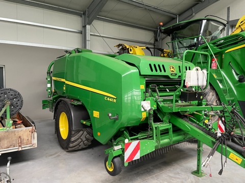 John Deere C441R