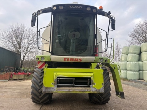 Claas Tucano 430 2