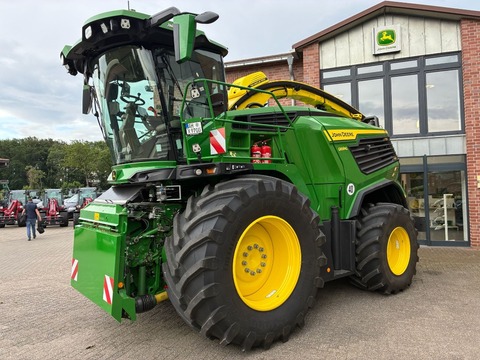 John Deere F9 700