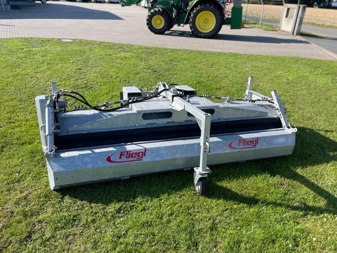 Fliegl Kehrmaschine 2,8m 