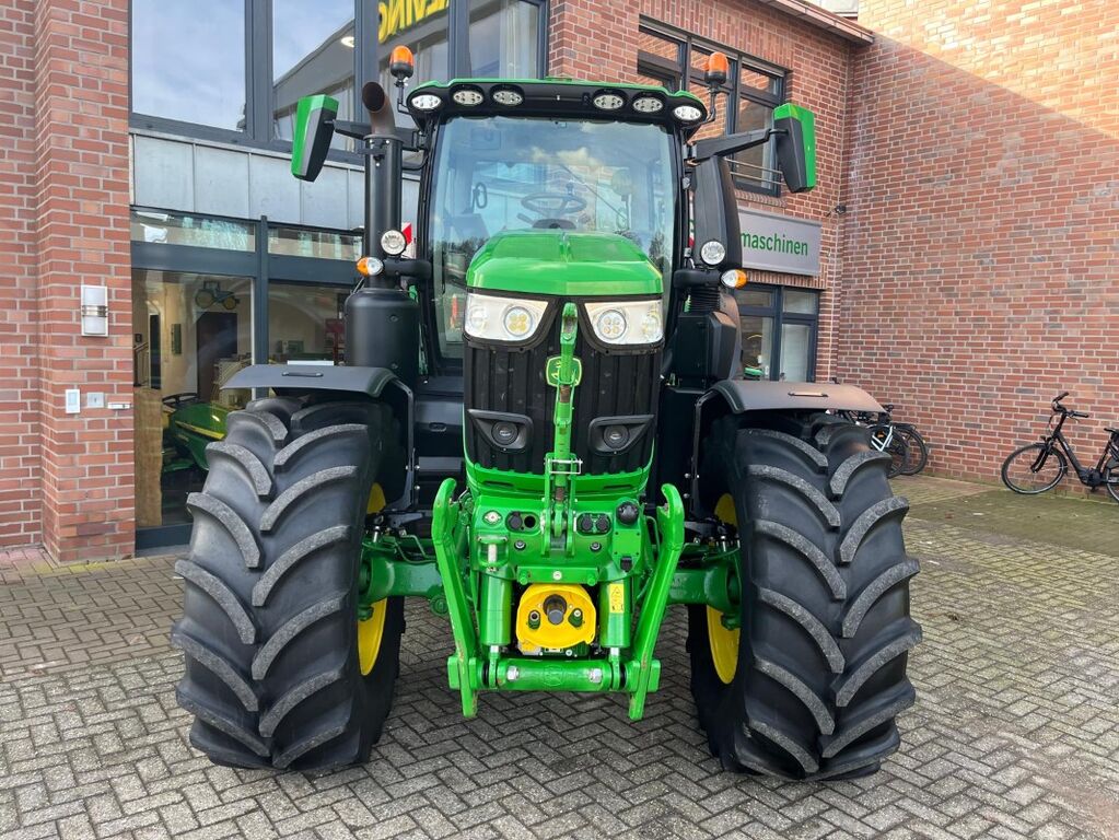 John Deere 6R230 2