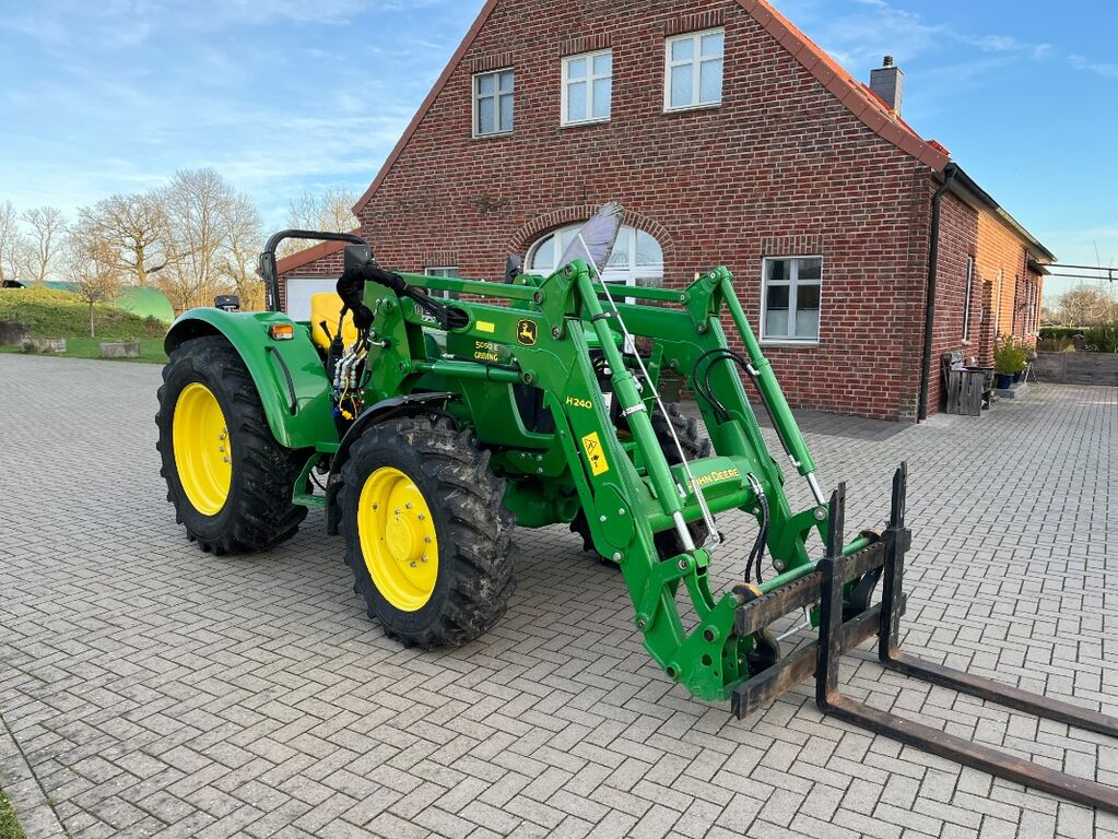John Deere 5050E 2