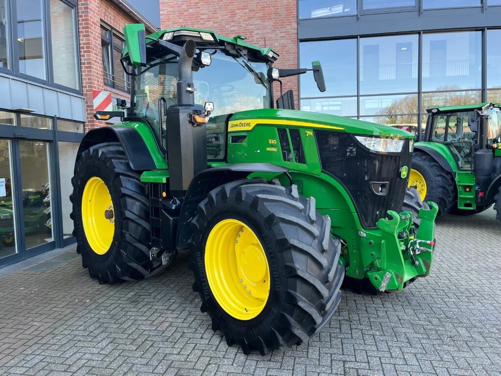 John Deere 7R330 3