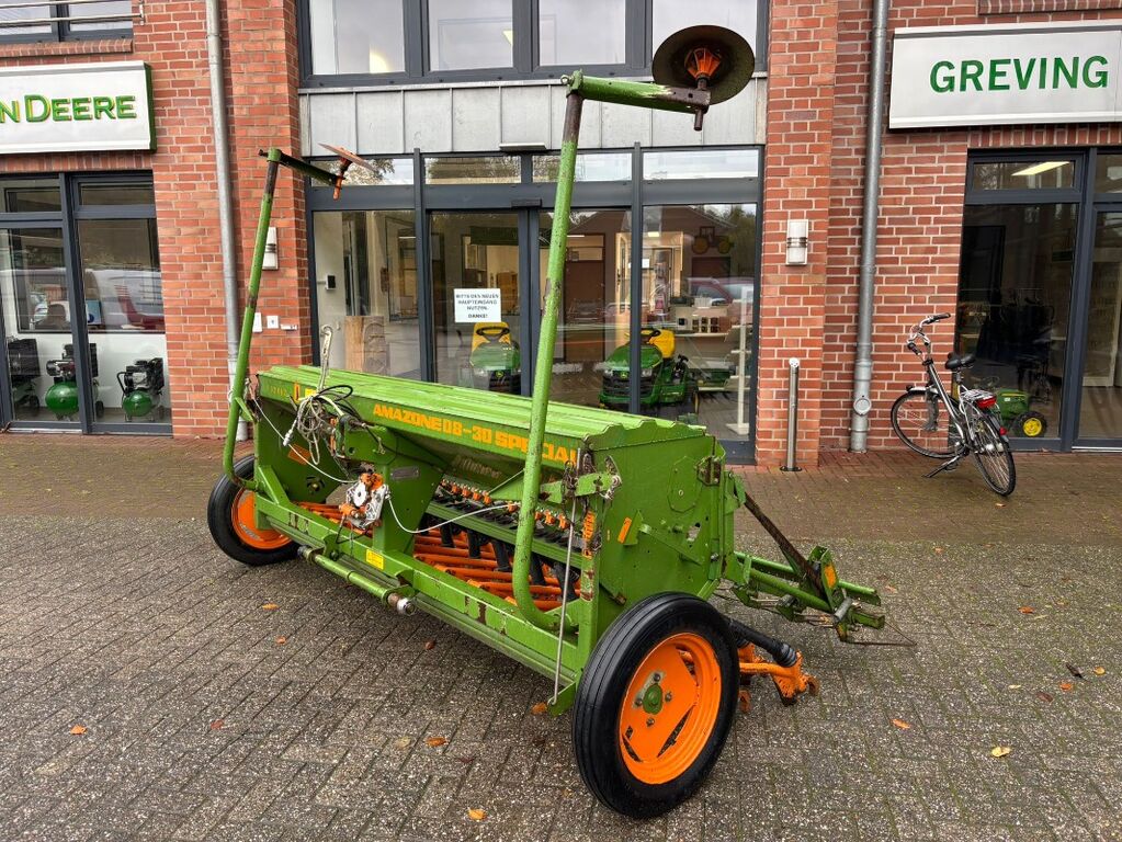 Amazone D8-30 Special 1