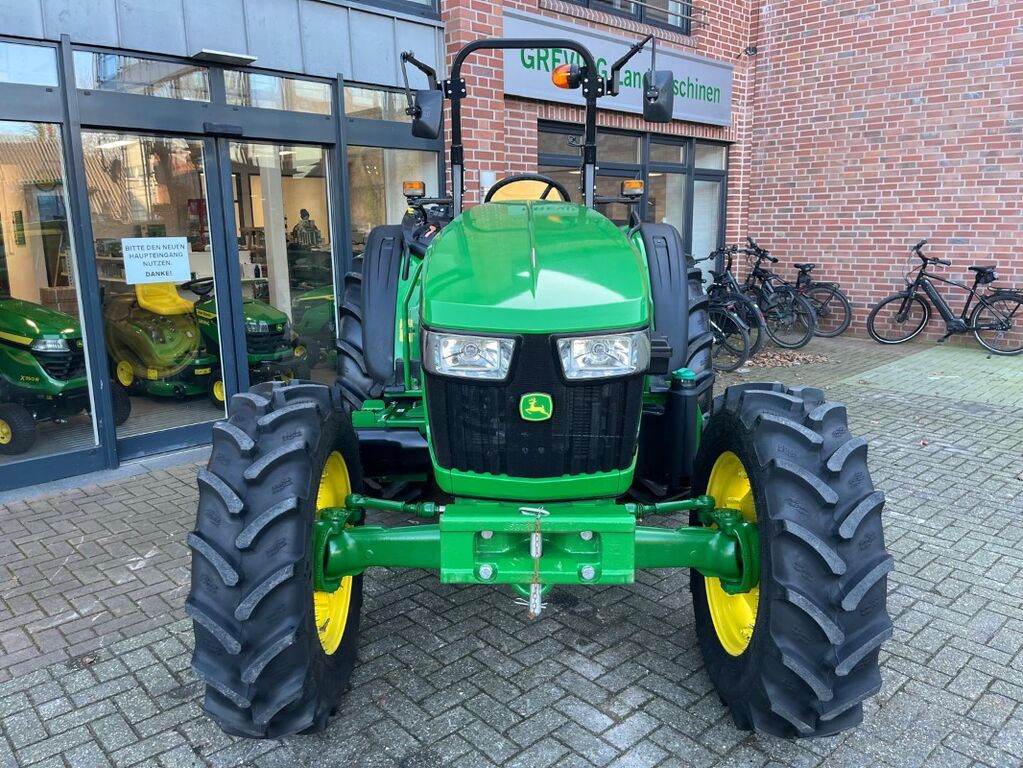 John Deere 5075E 2