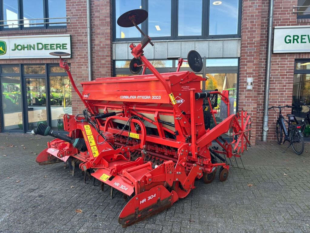 Kuhn HR 304 + Integra 3003 1
