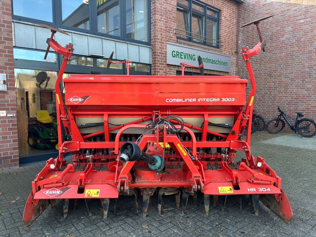 Kuhn HR 304 + Integra 3003 2