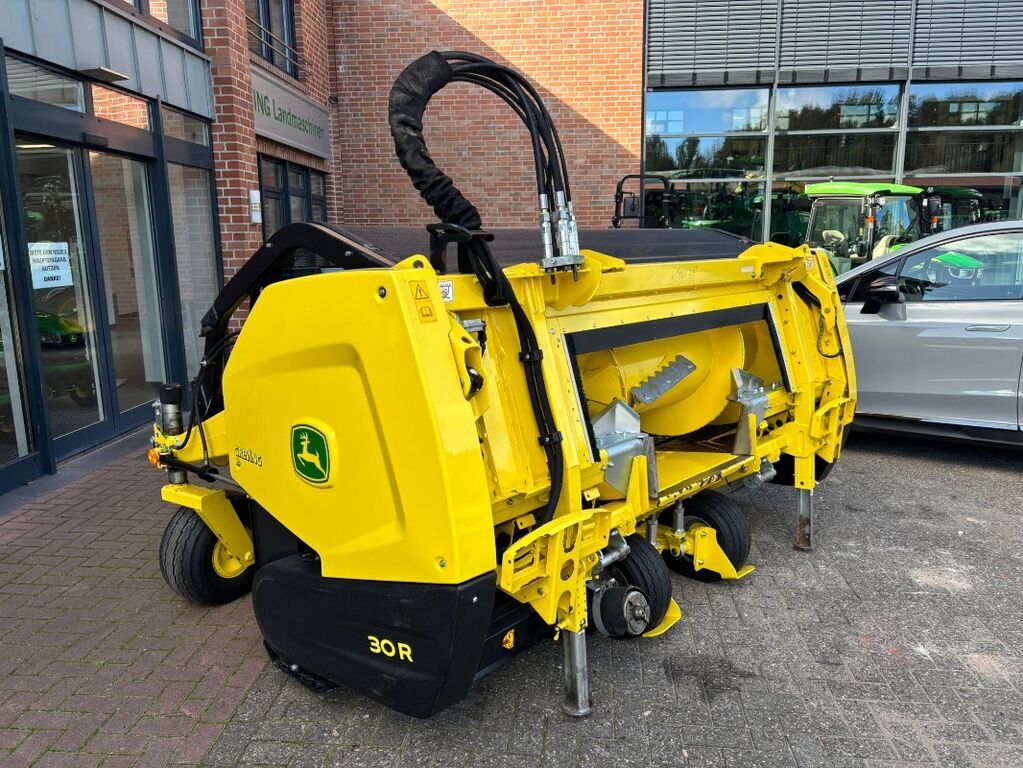 John Deere 30R 3