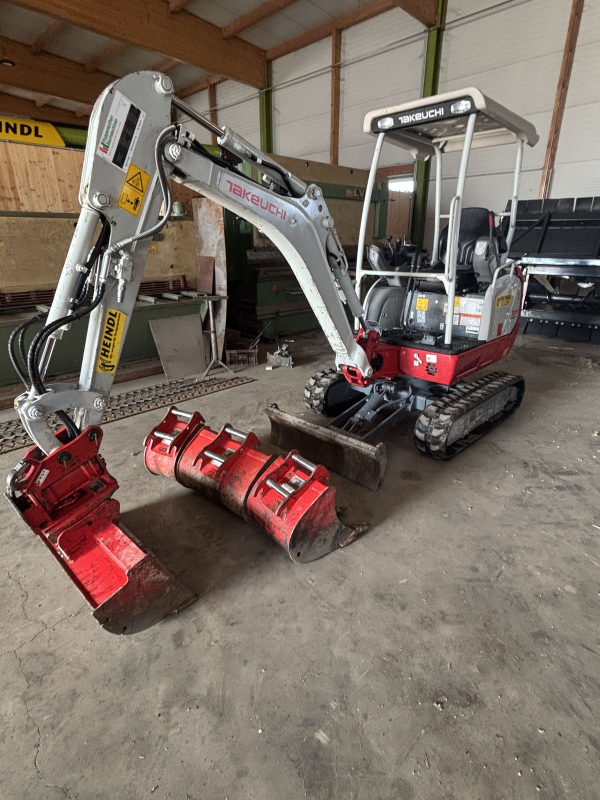 Takeuchi TB 216 mit Powertilt 1