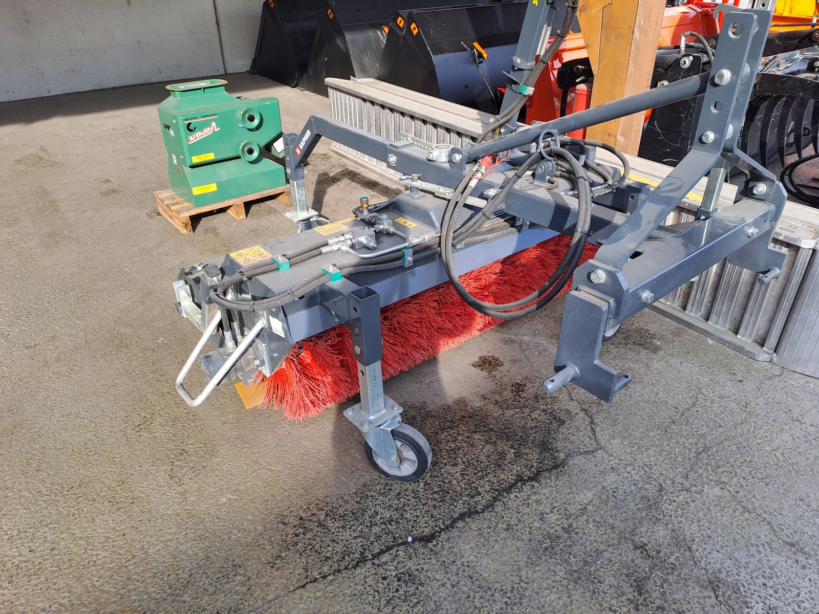 Saphir Kehrmaschine 151 3