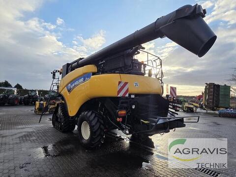 New Holland CR 9090 SCR 3