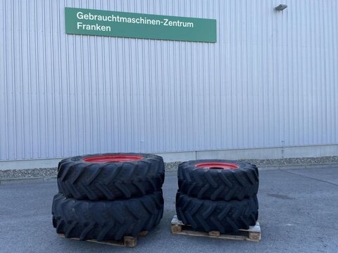 Fendt 380/70R24 + 420/85R34 BKT