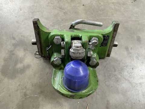 John Deere K80 im Schlitten