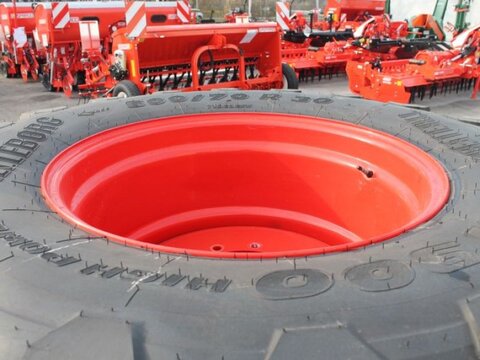 Trelleborg 600/70 R30 + 710/70 R42 3