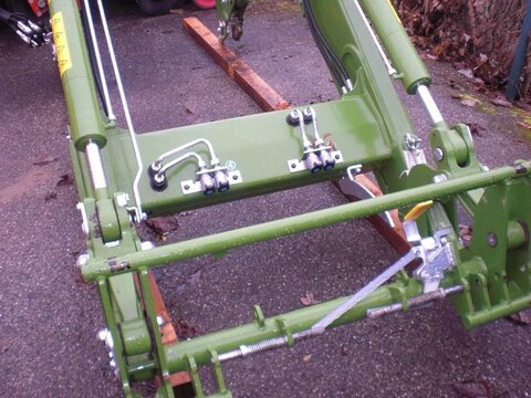 Fendt Cargo 4X75 Compact 2