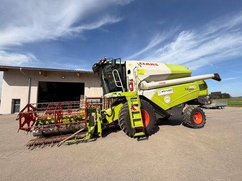 Claas Tucano 320