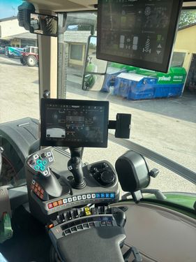 Fendt 832 Vario (Gen5)