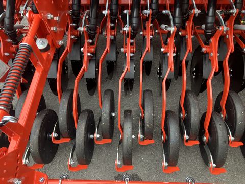 Kuhn Sitera 330-24 E