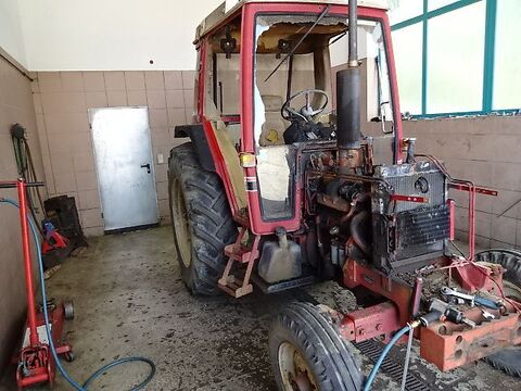 Case IH 685 in Teilen