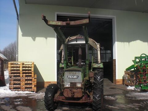 103 Allrad mit Frontlader in Einzelteilen 2