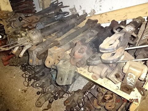 103 Allrad mit Frontlader in Einzelteilen 3