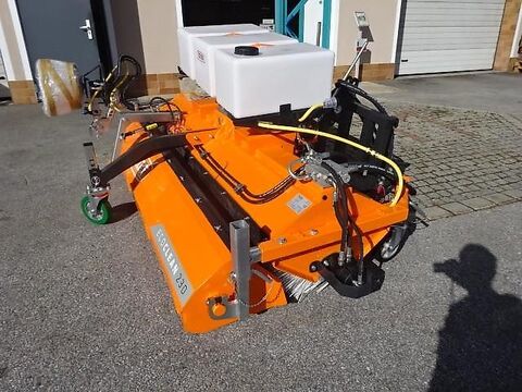 Talex Kehrmaschine- 2,3 Meter- Seitenbesen- Wassertank 3