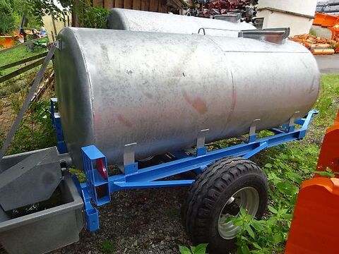 2000 Liter Wassertank mit Fahrgestell 3