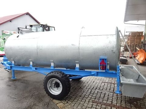4000 L- mit Tränkebecken - verzinkt 2