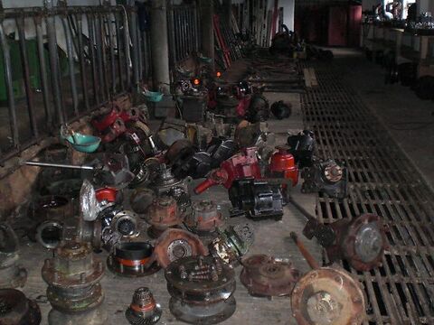 Schlepperteile- Einzelteile - 2