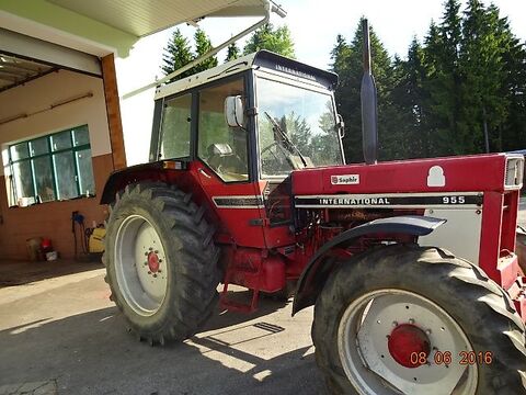 Case IH 955 / 1055 Schlepper in Einzelteilen