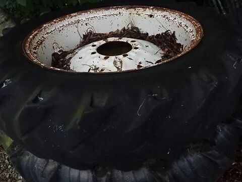 Felge 11 x 36- 8 Lochfelge- war auf IH Traktor 2