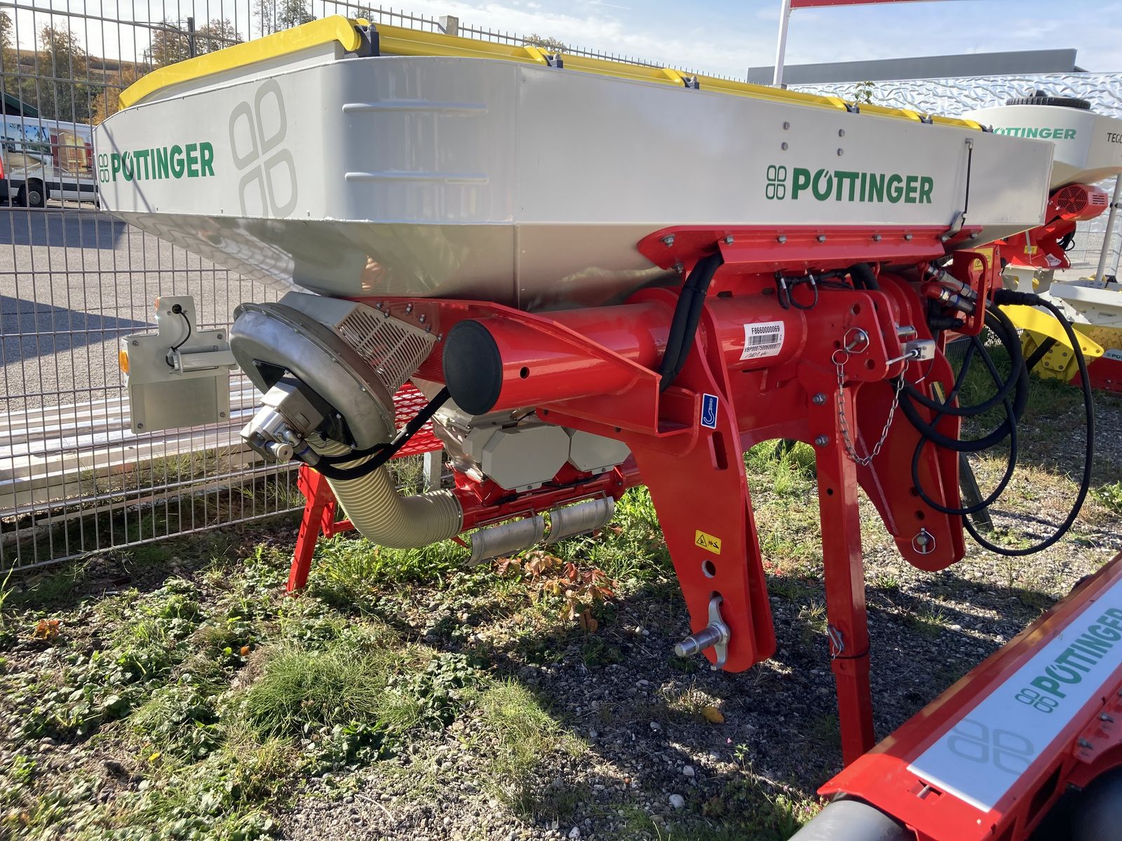 Pöttinger Pöttinger AMICO F Fronttank 2